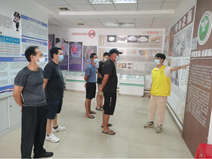 阜沙鎮(zhèn)禁毒信息〔2022〕第224期-- 弘揚禁毒精神，筑牢禁毒防線-阜沙鎮(zhèn)組織群眾參觀禁毒教育基地