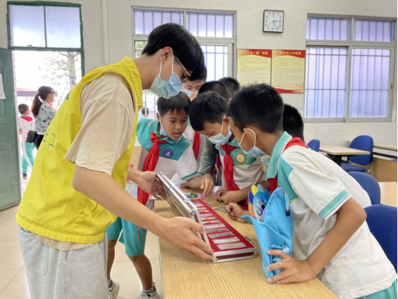 阜沙鎮(zhèn)禁毒信息〔2022〕第254期--【禁毒攻堅】“無毒青春，健康校園”—阜沙鎮(zhèn)開展禁毒宣傳進校園