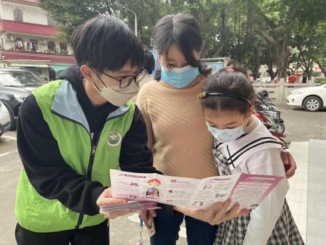 三鄉(xiāng)鎮(zhèn)開展“普及禁毒知識(shí)，共享健康人生”宣傳活動(dòng)圖片2.JPG